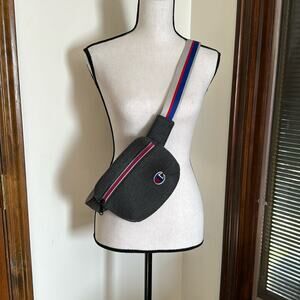 Champion | Gray Cloth Belt Bag